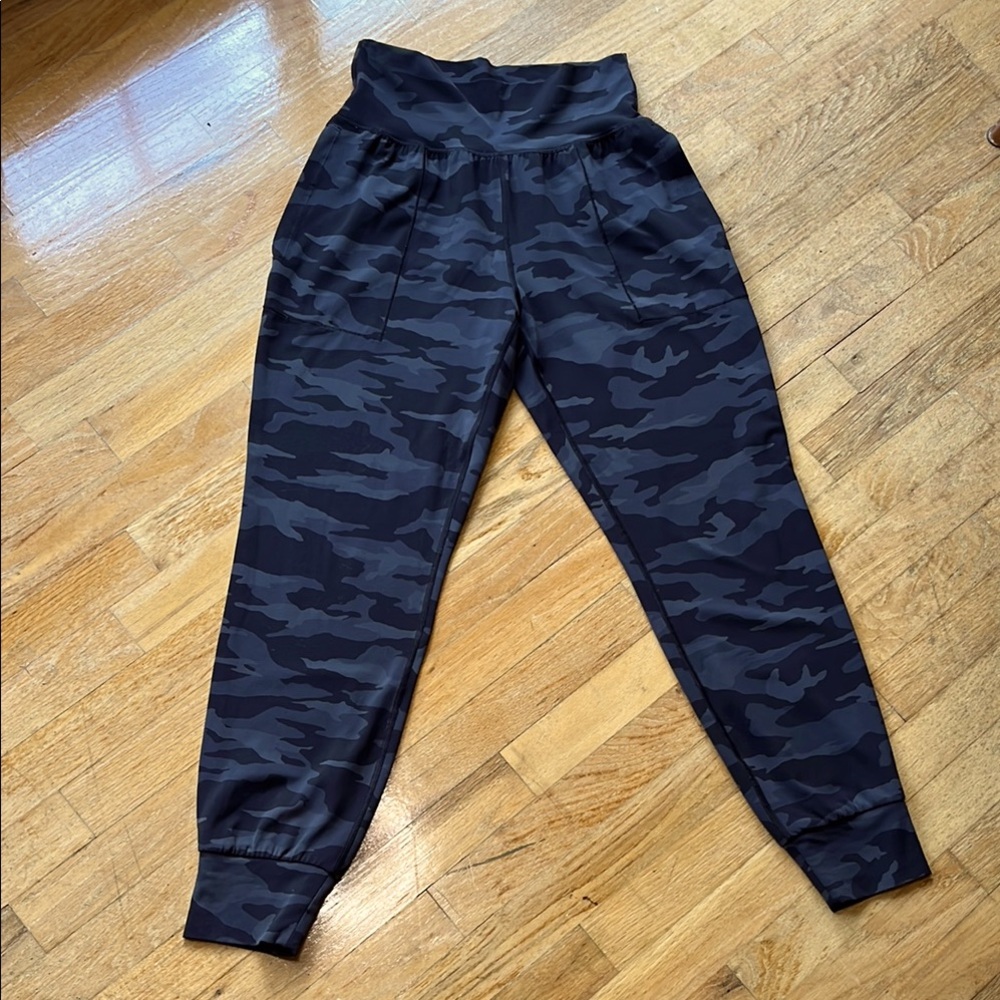 Athleta Salutation Jogger